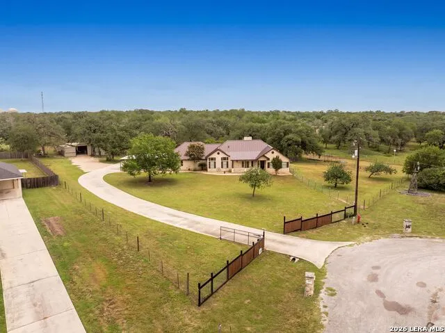 147 Rambling Trl La Vernia, TX 78121