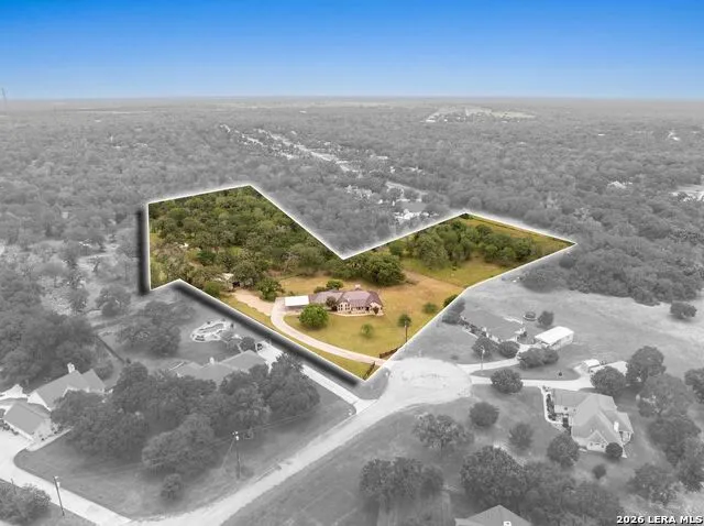 147 Rambling Trl La Vernia, TX 78121