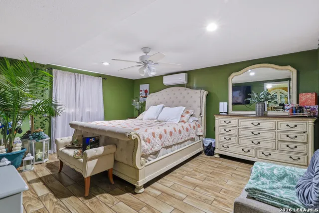 118 REDROCK DR San Antonio, TX 78213