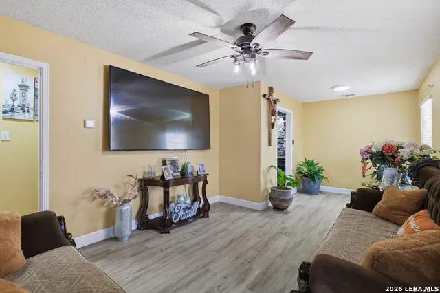 118 REDROCK DR San Antonio, TX 78213