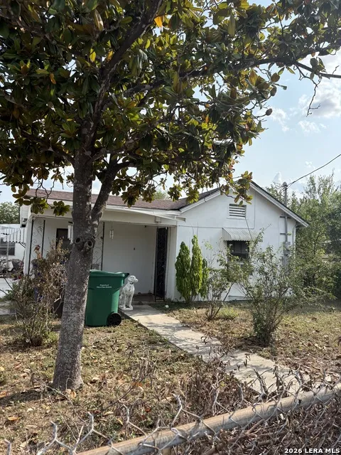 206 IKE ST San Antonio, TX 78211
