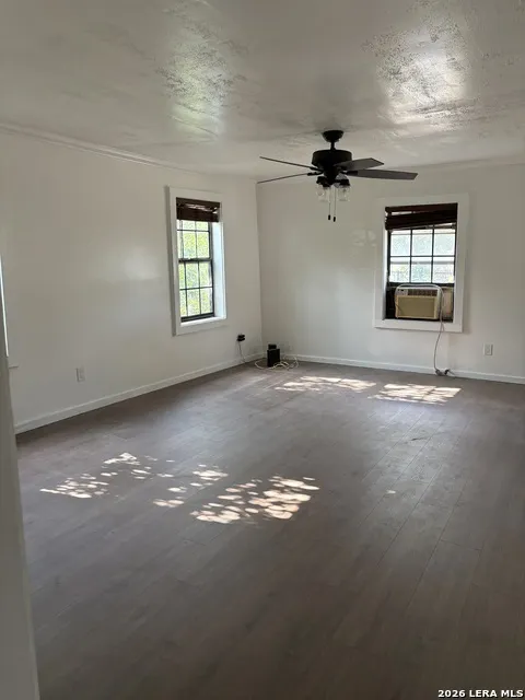206 IKE ST San Antonio, TX 78211