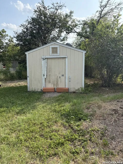 206 IKE ST San Antonio, TX 78211