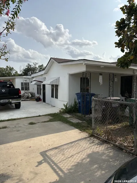 206 IKE ST San Antonio, TX 78211