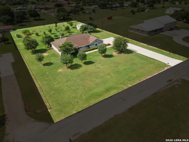1143 CODY LN Marion, TX 78124