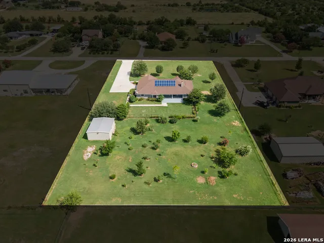 1143 CODY LN Marion, TX 78124