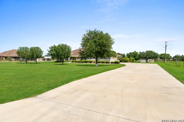 1143 CODY LN Marion, TX 78124
