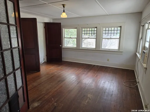 927 W Huisache San Antonio, TX 78201
