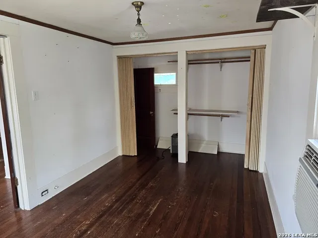 927 W Huisache San Antonio, TX 78201