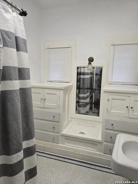 927 W Huisache San Antonio, TX 78201