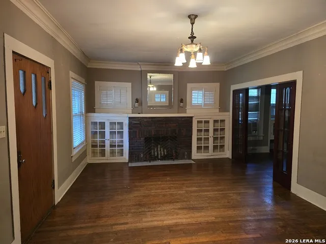 927 W Huisache San Antonio, TX 78201