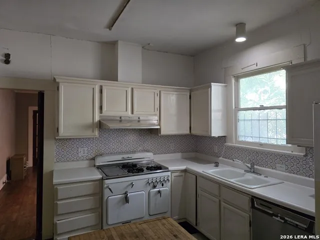 927 W Huisache San Antonio, TX 78201