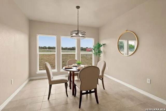 200 Lakeview Cir La Vernia, TX 78121