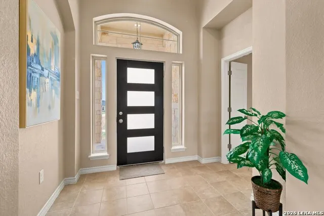 200 Lakeview Cir La Vernia, TX 78121