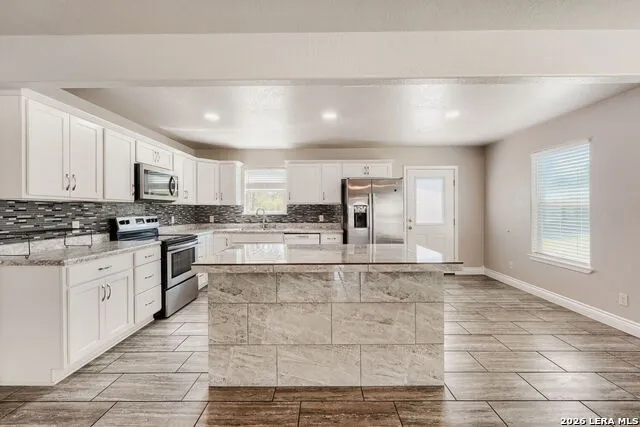 1211 BISHOP ST San Marcos, TX 78666