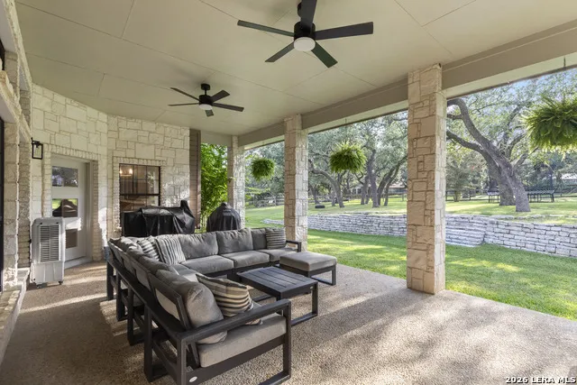 29357 Raintree Rdg Boerne, TX 78015