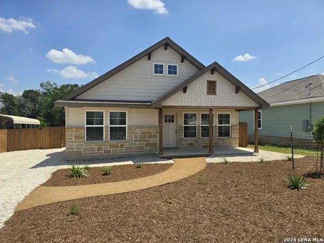 1746 BLUERIDGE DR Canyon Lake, TX 78133