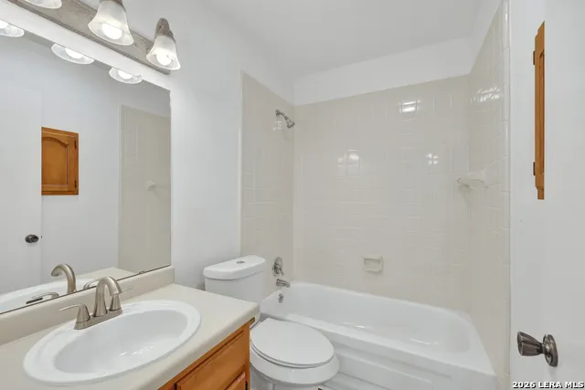 1043 BARBARA DR ## A4 Canyon Lake, TX 78133
