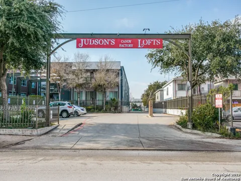 831 S Flores #2212