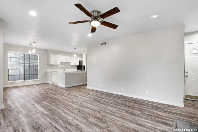 8611 Datapoint Dr #43 San Antonio, TX 78229
