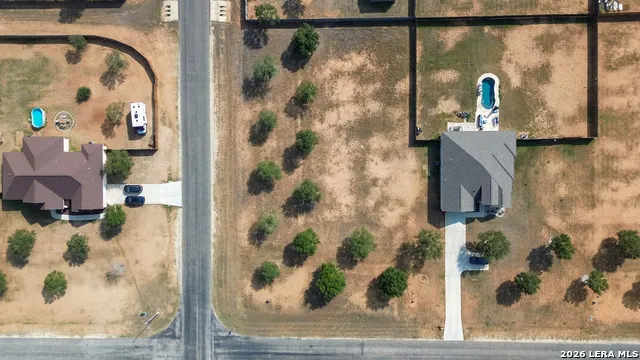 165 E MEDIUM MEADOW DR Lytle, TX 78052