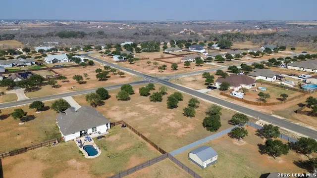 165 E MEDIUM MEADOW DR Lytle, TX 78052