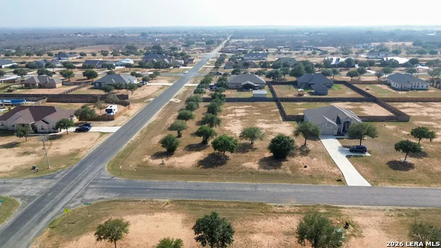 165 E MEDIUM MEADOW DR Lytle, TX 78052