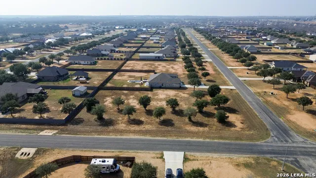 165 E MEDIUM MEADOW DR Lytle, TX 78052