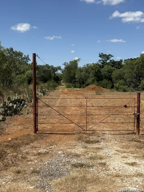 314 County Road Bigfoot, TX 78005