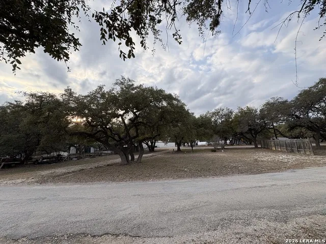 138 LAKESHORE DR S Bandera, TX 78003