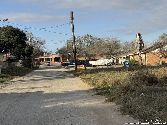 000 School ST. Pleasanton, TX 78064