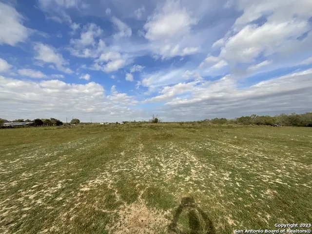 128 SYLAS HAYES LOOP Pleasanton, TX 78064