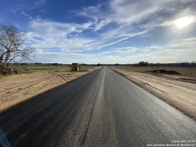 128 SYLAS HAYES LOOP Pleasanton, TX 78064