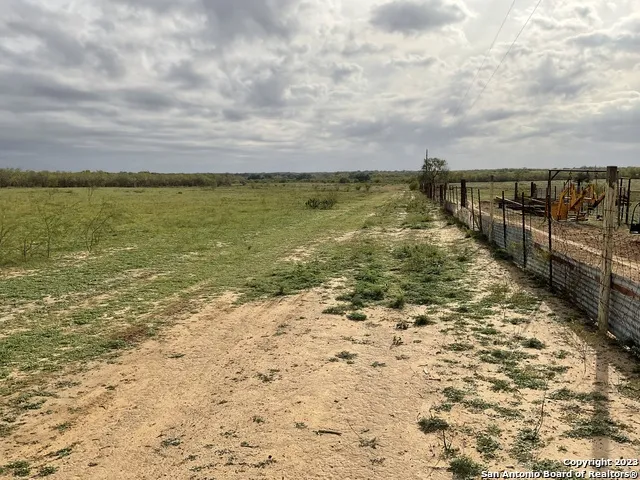 128 SYLAS HAYES LOOP Pleasanton, TX 78064