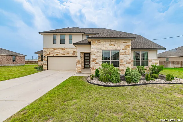 109 WILLOW OAK TRL Floresville, TX 78114