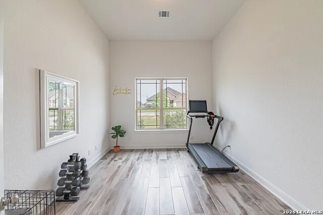 109 WILLOW OAK TRL Floresville, TX 78114