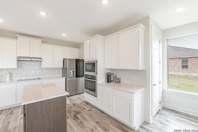 109 WILLOW OAK TRL Floresville, TX 78114