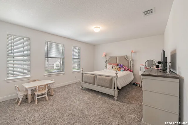 109 WILLOW OAK TRL Floresville, TX 78114
