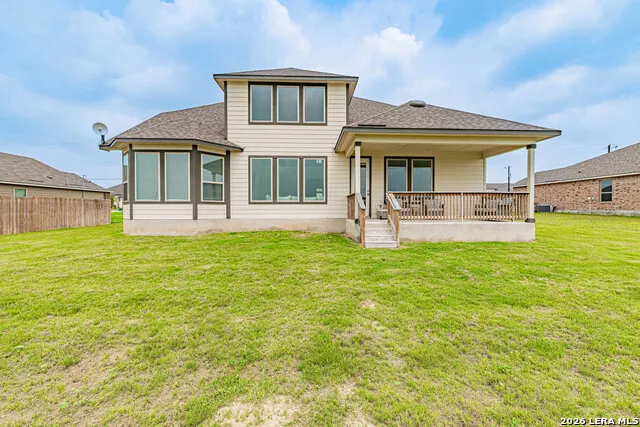 109 WILLOW OAK TRL Floresville, TX 78114