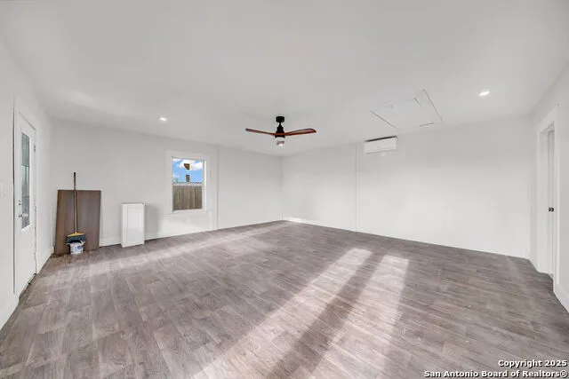 538 Ala Blanca Lytle, TX 78052