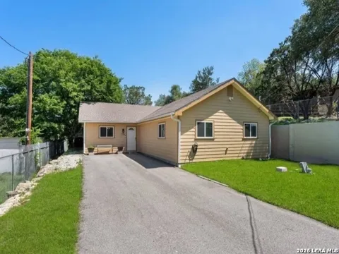 735 Green Castle