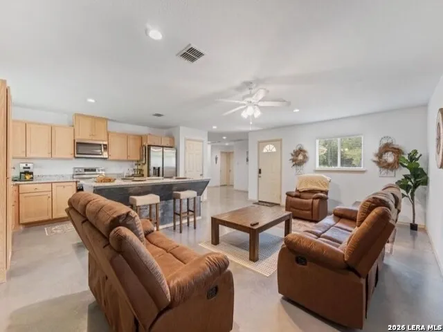 735 Green Castle Canyon Lake, TX 78133