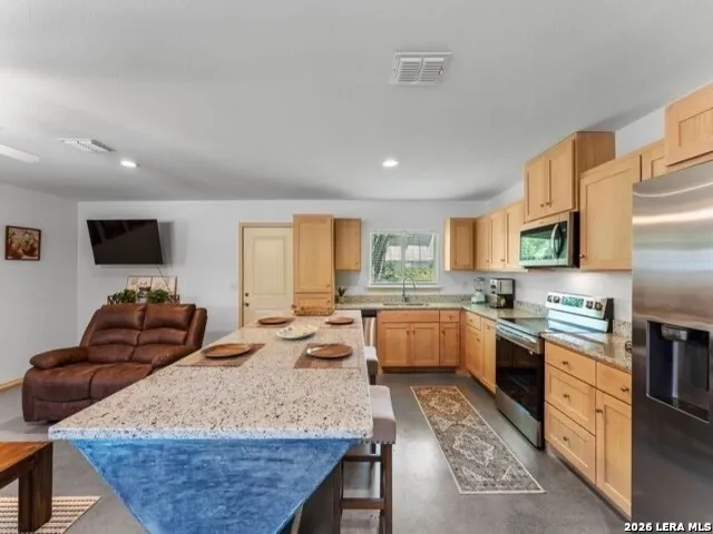 735 Green Castle Canyon Lake, TX 78133