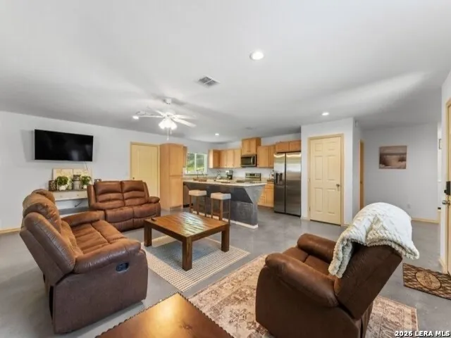 735 Green Castle Canyon Lake, TX 78133