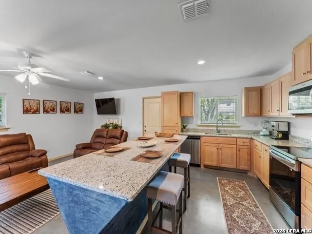 735 Green Castle Canyon Lake, TX 78133