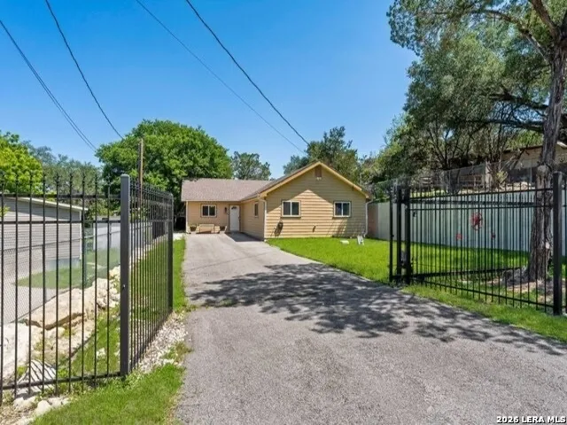 735 Green Castle Canyon Lake, TX 78133