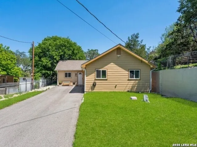 735 Green Castle Canyon Lake, TX 78133