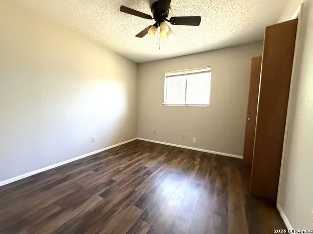 1404 FAIRVIEW DR Beeville, TX 78102