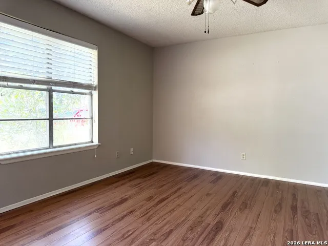 1404 FAIRVIEW DR Beeville, TX 78102
