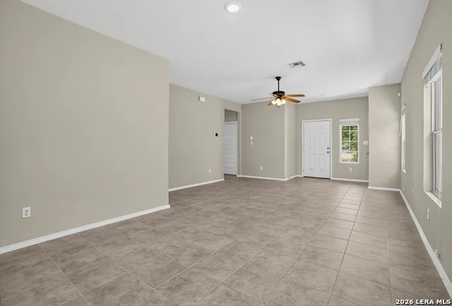 5502 DANIEL WAY St Hedwig, TX 78152